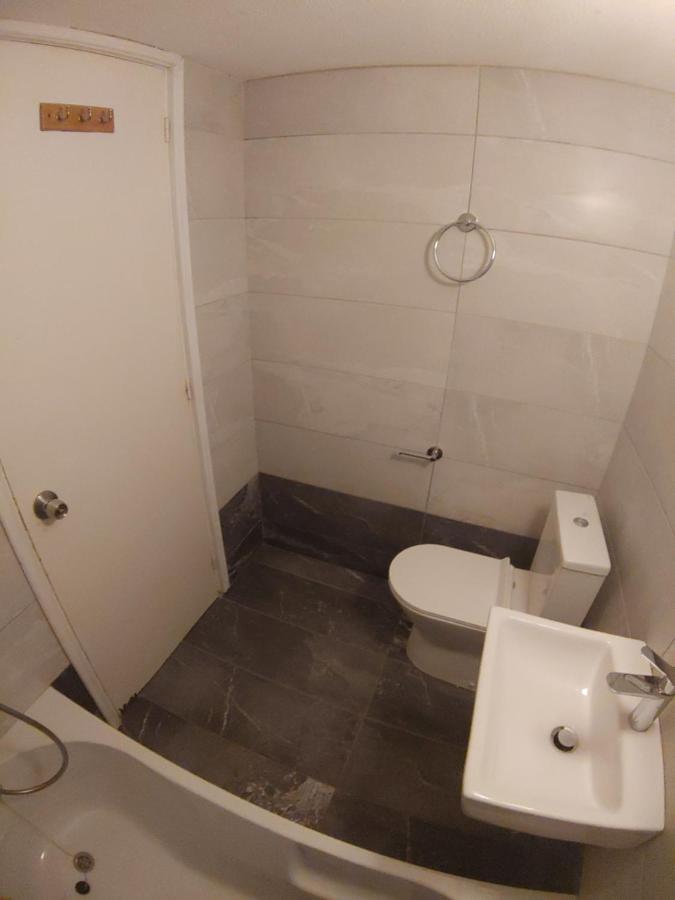 Luxury Apartment In Light House Beach Paphos Eksteriør billede