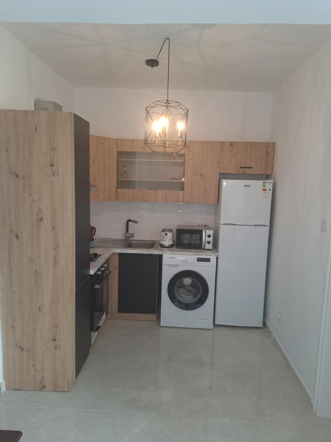 Luxury Apartment In Light House Beach Paphos Eksteriør billede