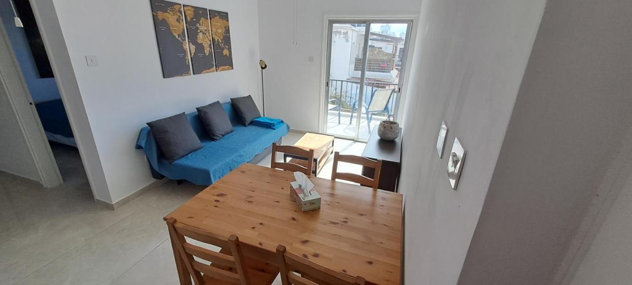 Luxury Apartment In Light House Beach Paphos Eksteriør billede