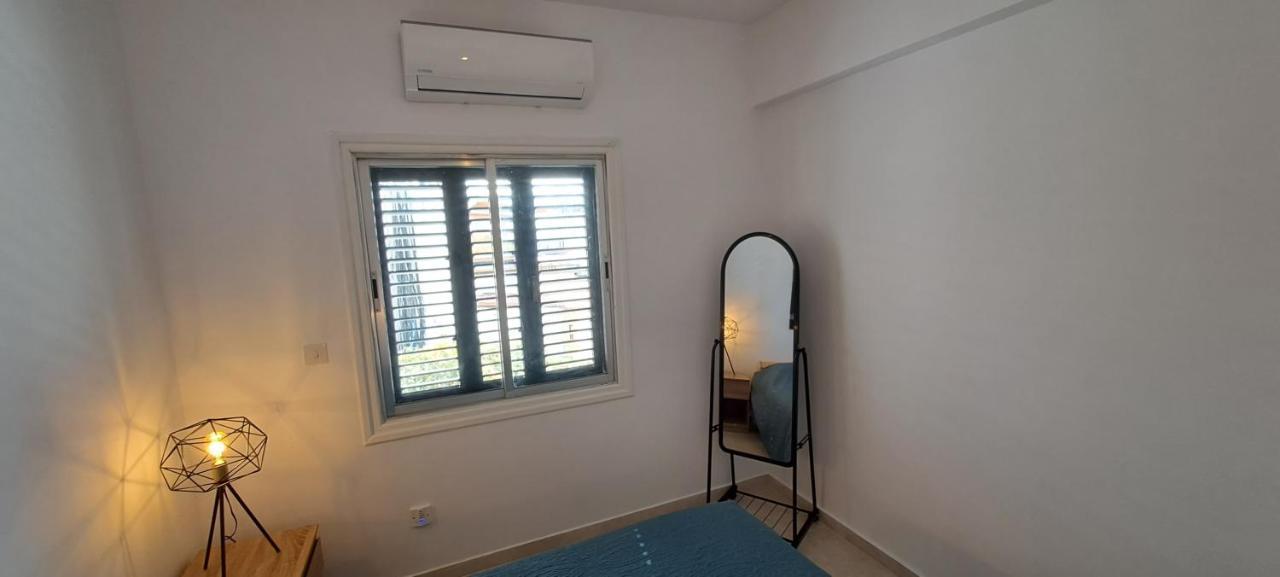 Luxury Apartment In Light House Beach Paphos Eksteriør billede