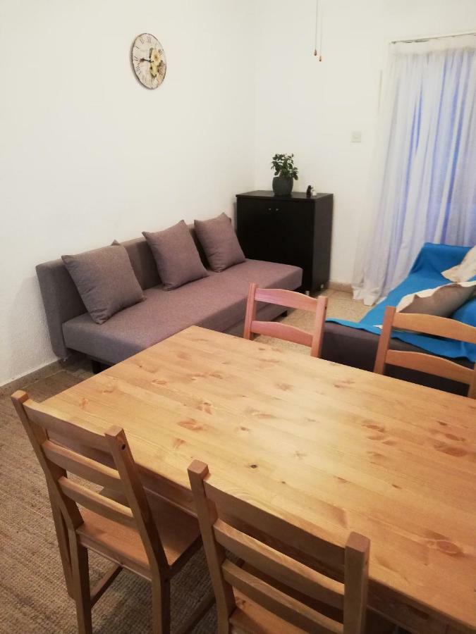 Luxury Apartment In Light House Beach Paphos Eksteriør billede